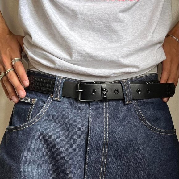 Y2K 2000s classic pyramid studded black on a black goth emo belt - Picture 4 of 8